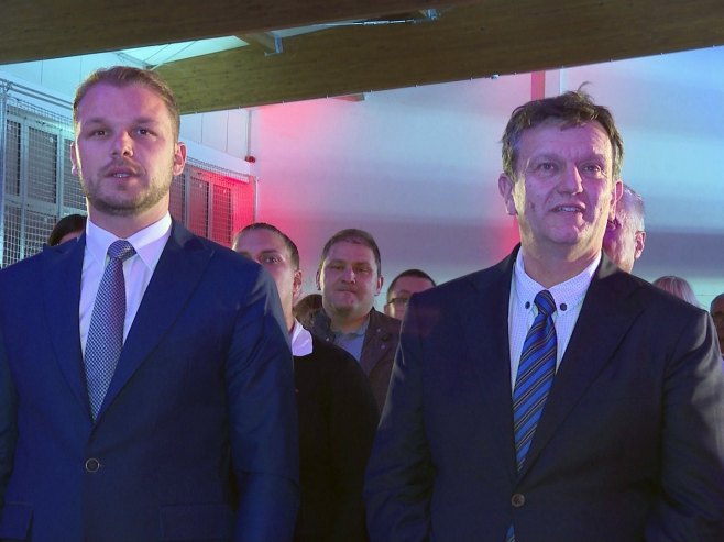 Teške riječi i optužbe u opoziciji - ko je kome pomrsio planove?