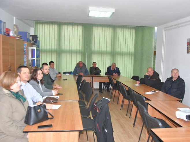 Mrkonjić Grad: Stručno predavanje za voćare o zaštiti voća