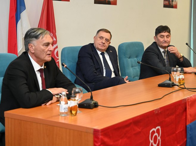 Dodik: Čovjek koji brani Srpsku - Siniša Karan