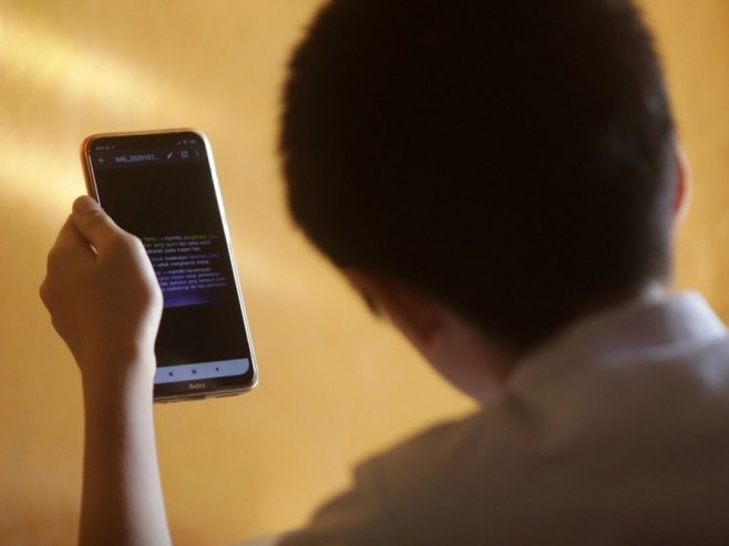 U školi u Hrvatskoj djeci zabranili telefone i gazirana pića