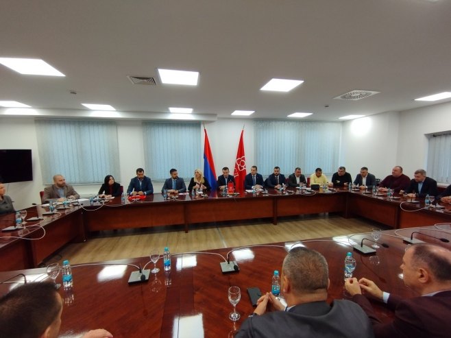 Predsjedništvo GrO SNSD Banjaluka Predsjedništvo GrO SNSD Banjaluka - Foto: RTRS