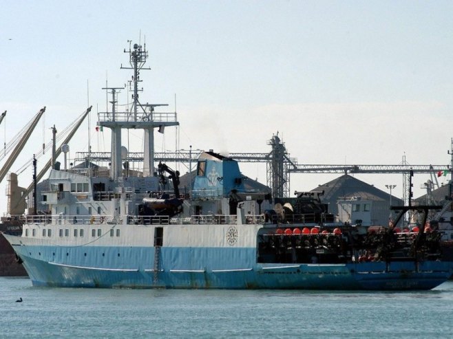 Kolumbijski ronioci otkrili 200 kilograma kokaina sakrivenog ispod broda za Evropu (FOTO/VIDEO)