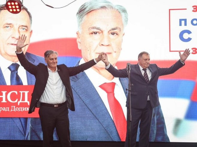 SNSD u Banjaluci (foto: instagram.com/zeljka.cvijanovic) SNSD u Banjaluci (foto: instagram.com/zeljka.cvijanovic) -