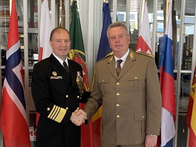 Gojko Knežević prisustvovao primopredaji dužnosti komandanta NATO u Napulju (FOTO)