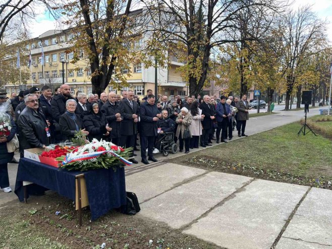 Polaganje vijenaca, Prijedor - Foto: RTRS