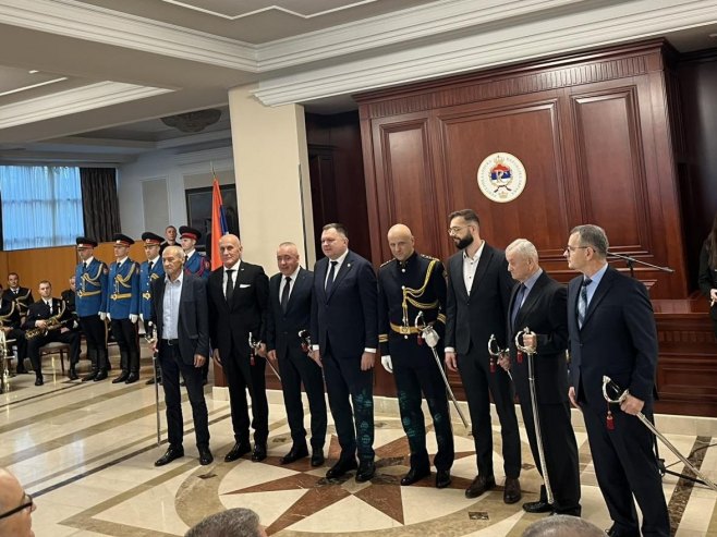 Dodjela oficirskih sablji Dodjela oficirskih sablji - Foto: RTRS