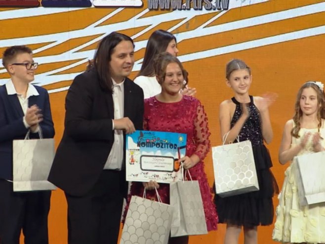 Tamara Sabljić sa pjesmom "Neka uvijek, ali uvijek vlada mir" pobjednica "Malog kompozitora"