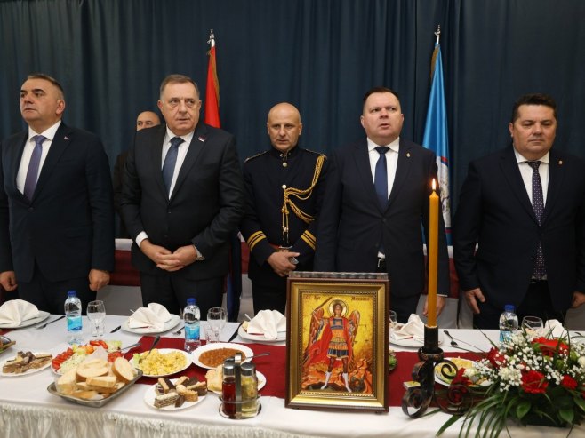Dodik: Zahvalnost pripadnicima MUP-a Srpske za služenje, žrtvu i čast (FOTO)