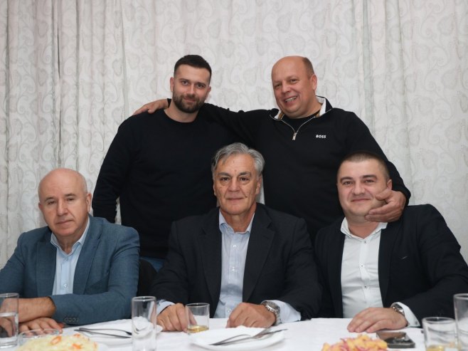 Karan na slavi - Foto: ZIPAPHOTO/Borislav Zdrinja