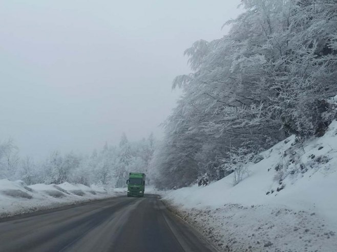 Snijeg u Zvorniku - Foto: SRNA