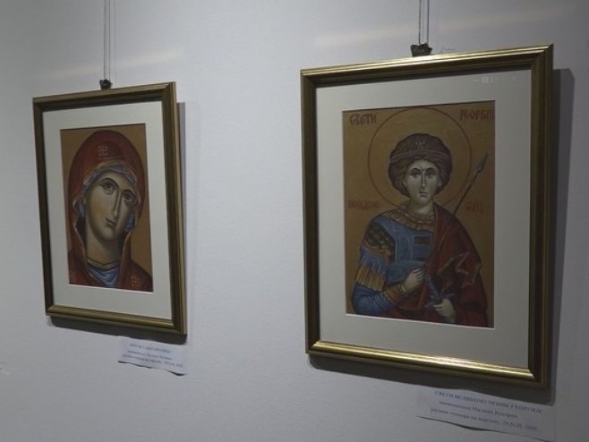 U Brčkom otvorena izložba ikona i kaligrafskih radova škole "Nebeska carica" (VIDEO)
