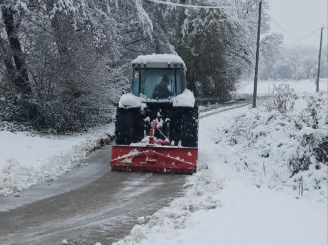 Snijeg u Laktašima - Foto: RTRS