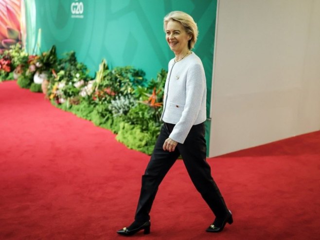 Fon der Lajen: Ukrajinske granice ne mogu se mijenjati silom