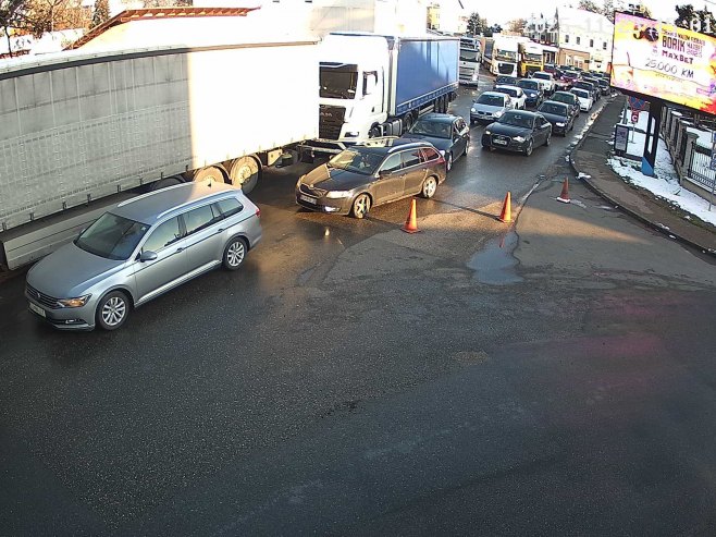 Na više graničnih prelaza duge kolone na izlazu iz BiH Na više graničnih prelaza duge kolone na izlazu iz BiH