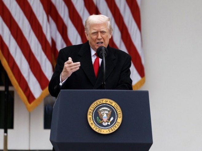 Donald Tramp (foto: EPA/WILL OLIVER / POOL POOL) - 