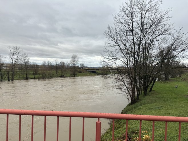 Babić: Vrbas premašio kotu redovne odbrane od poplava, ali nema mjesta panici (FOTO/VIDEO)