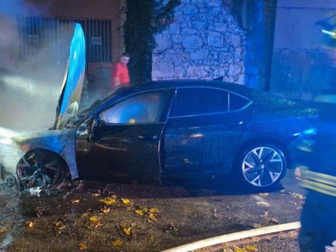 Mostar - zapaljeno službeno vozilo gradonačelnika Marija Kordića - Foto: SRNA