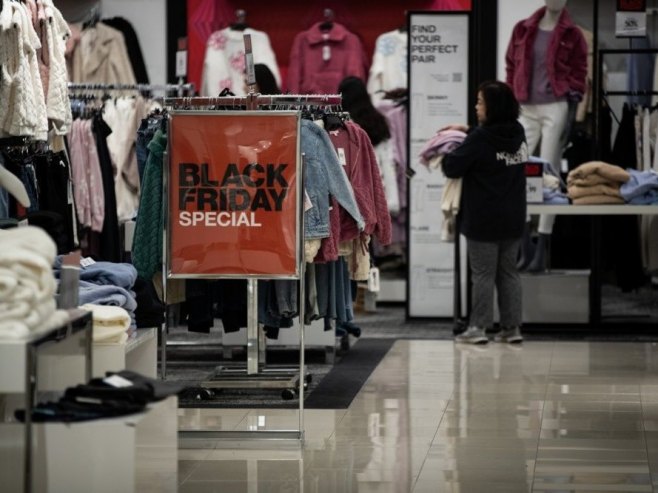 Apel svim građanima da tokom kupovina za Crni petak budu dodatno oprezni (VIDEO)