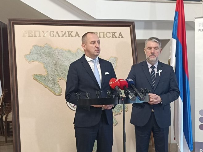 Izjave za medije - Foto: RTRS