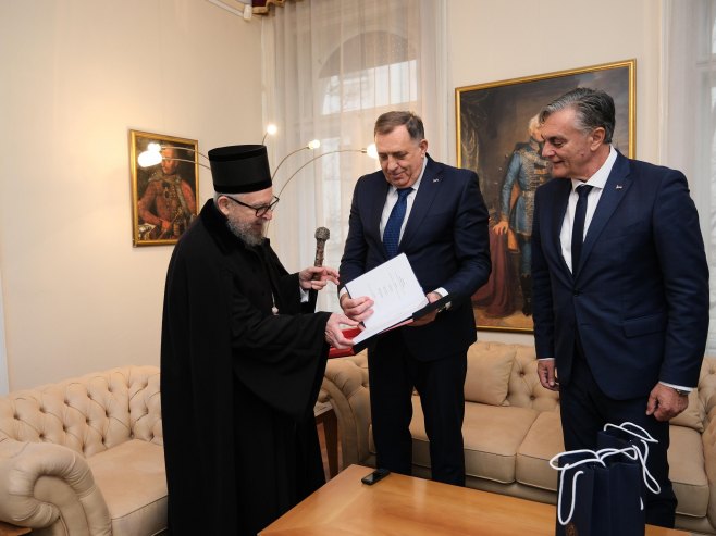 Dodik i Karan sa vladikom Lukijanom: Vjera i crkva uvijek da nas okuplja (FOTO)