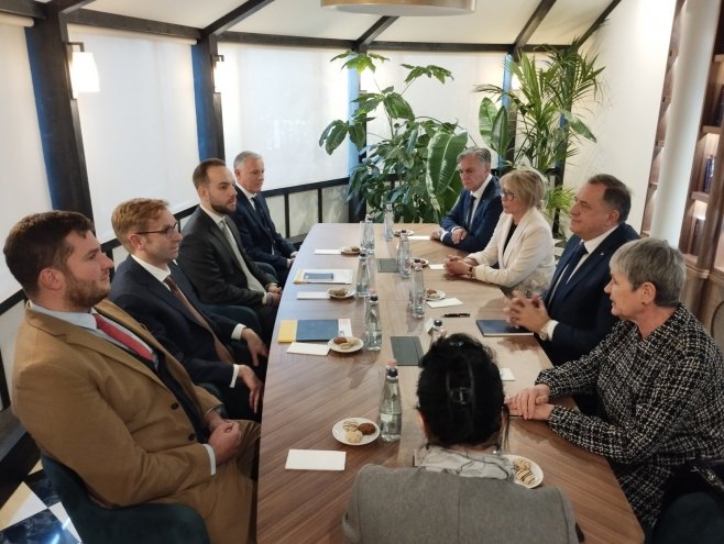 Dodik, Karan i Trišić-Babić sa rukovodstvom "Matija Korvin" Koledža (FOTO)