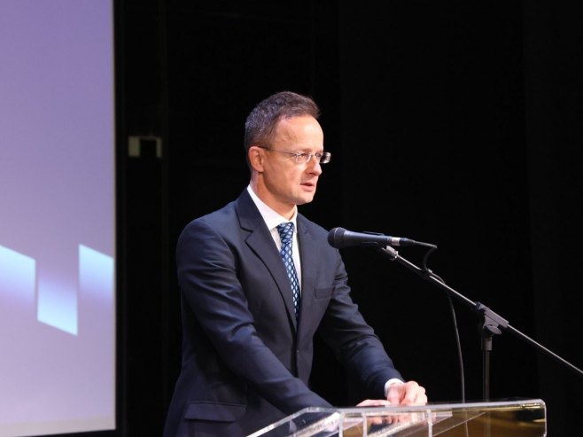 Peter Sijarto - Foto: ZIPAPHOTO/Borislav Zdrinja