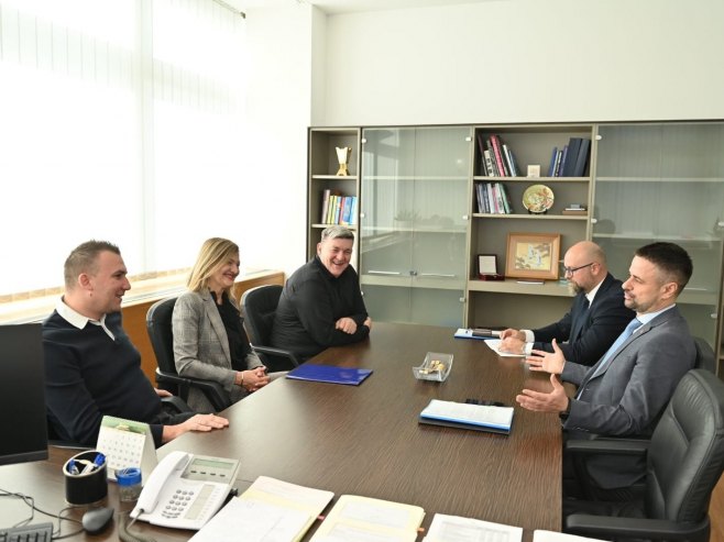 Amidžić najavio naknadu od 1000 KM uz novembarske plate za zaposlene u institucijama BiH