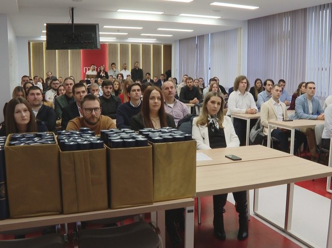 Elektrotehnički fakultet proslavio 63 godine rada, promovisani diplomci (FOTO)