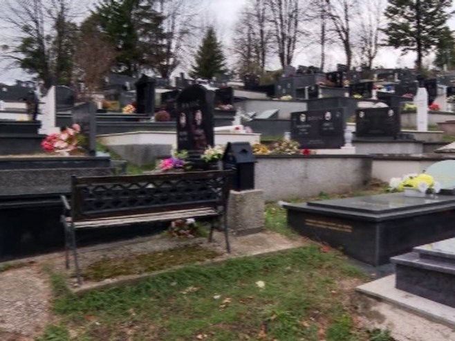 Porodica Dodig iz Banjaluke vodi dugogodišnji spor oko grobnog mjesta (VIDEO)