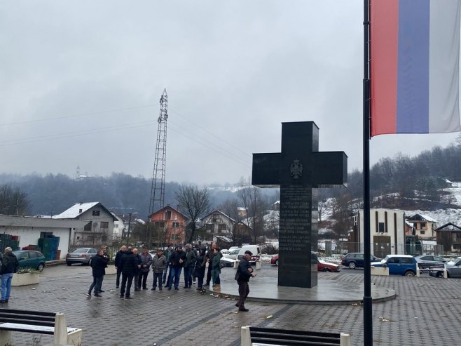 U Kravici kod Bratunca mirni skup podrške predsjedniku Udruženja "Istočna alternativa" (FOTO)