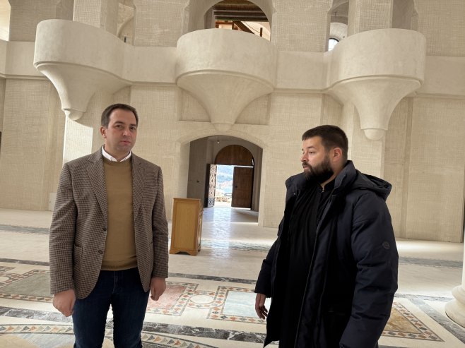 Goran Selak posjetio Sabornu crkvu Svete Trojice u Mostaru Goran Selak posjetio Sabornu crkvu Svete Trojice u Mostaru - Foto: SRNA