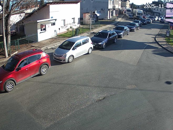 Gužve na graničnim prelazima Gradiška i Velika Kladuša na izlazu iz BiH