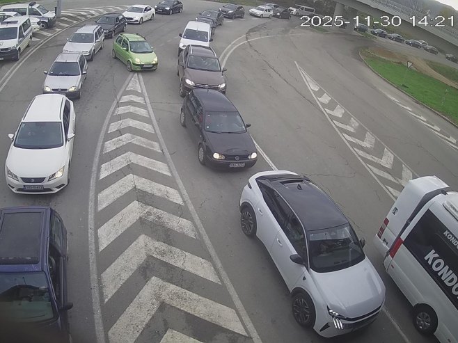 Obustavljen saobraćaj na graničnim prelazima sa Srbijom, pao sistem