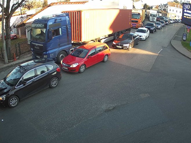 Granični prelaz Gradiška (foto: ams-rs.com) - 