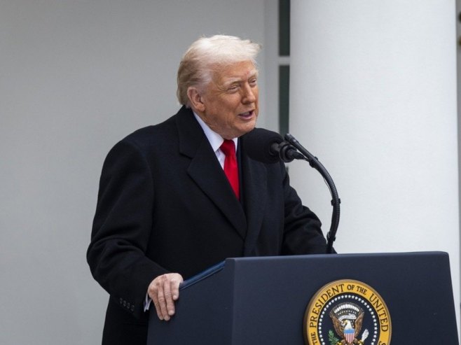 Donald Tramp (foto: EPA/JIM LO SCALZO) - 