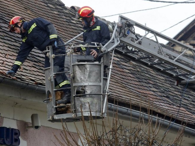 Zagreb: Gori kuća na Maksimiru, na terenu pet vatrogasnih vozila (VIDEO)