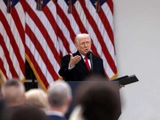 Donald Tramp (foto: EPA/WILL OLIVER / POOL POOL) - 