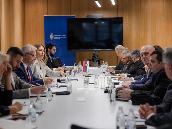 Đedović Handanović sa predstavnicima naftnih kompanija: Situacija se prati na dnevnom nivou i mijenja iz časa u čas