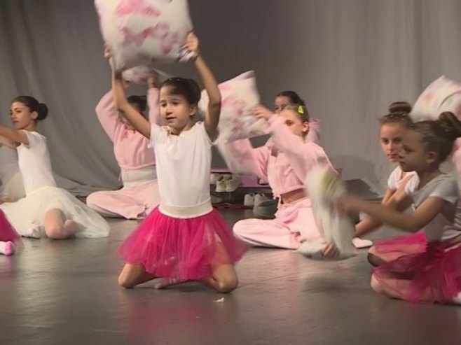 Trebinjci uživali u dječijoj plesnoj predstavi "Dvanaest razigranih princeza"