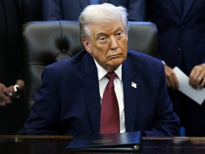 Donald Tramp (foto: EPA/WILL OLIVER / POOL) Donald Tramp (foto: EPA/WILL OLIVER / POOL) -