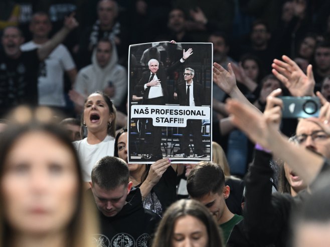 Partizan, navijači (foto: TANJUG/ AMIR HAMZAGIĆ/ bg) Partizan, navijači (foto: TANJUG/ AMIR HAMZAGIĆ/ bg) -