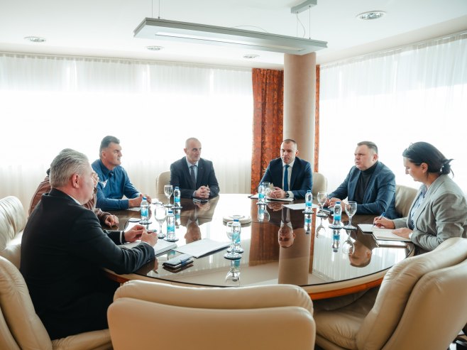 Sastanak sa predstavnicima sindikata - Foto: Ustupljena fotografija