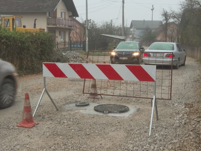 Produžen rok za za rehabilitaciju saobraćajnice u Ulici Petra Velikog u banjalučkom naselju Česma (VIDEO)