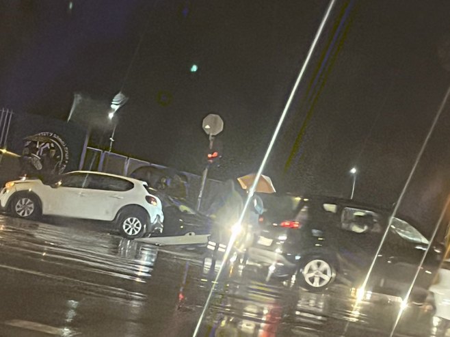 Saobraćajna nezgoda u Banjaluci, sudarilo se više auta