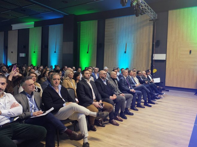 Na Јahorini otvoren simpozijum "Digitalna /r/evolucija"