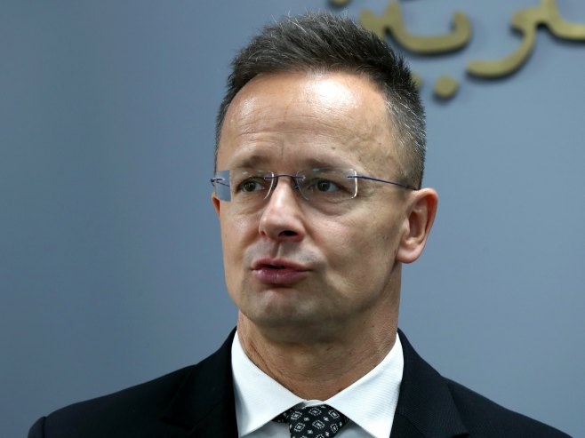 Sijarto: Budimpešta i Bratislava osporiće zabranu uvoza ruske nafte i gasa Sijarto: Budimpešta i Bratislava osporiće zabranu uvoza ruske nafte i gasa