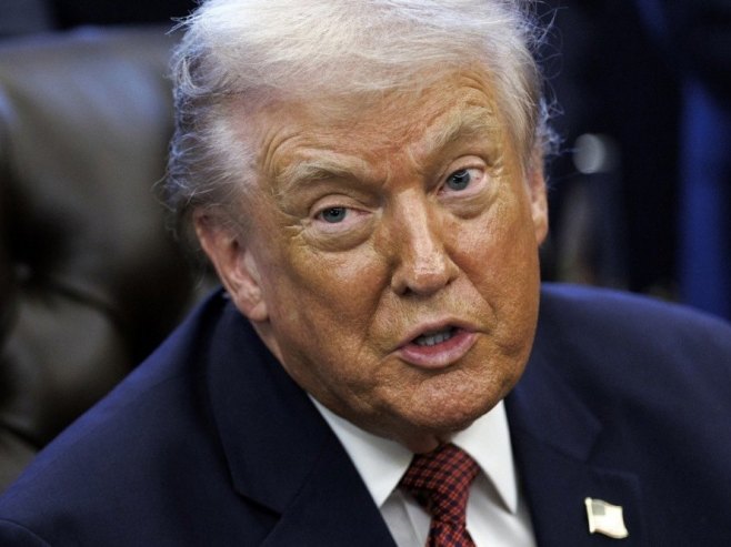 Donald Tramp (foto: EPA/WILL OLIVER / POOL) Donald Tramp (foto: EPA/WILL OLIVER / POOL) -