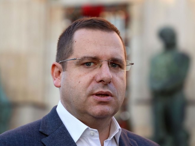 Radovan Kovačević Radovan Kovačević - Foto: ZIPAPHOTO/Borislav Zdrinja