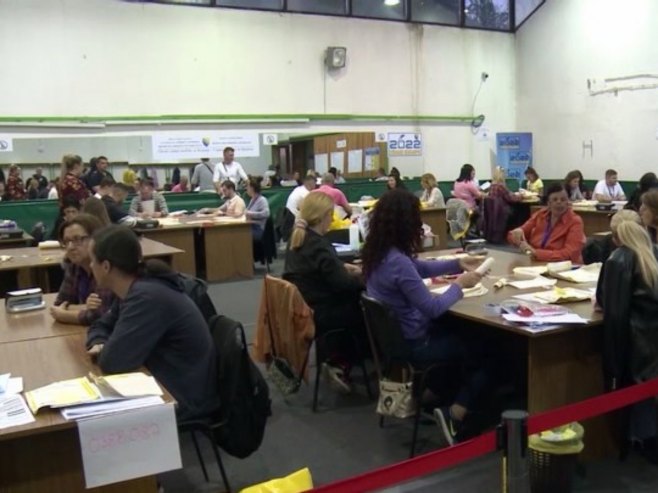 Brojanje glasova Brojanje glasova - Foto: RTRS