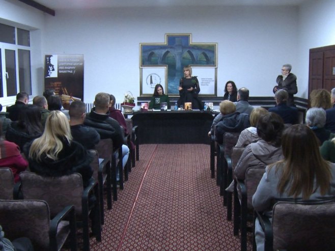 Višegrad: Predstavljeno stvaralaštvo Mirjane Sušić i Јovane Čebo